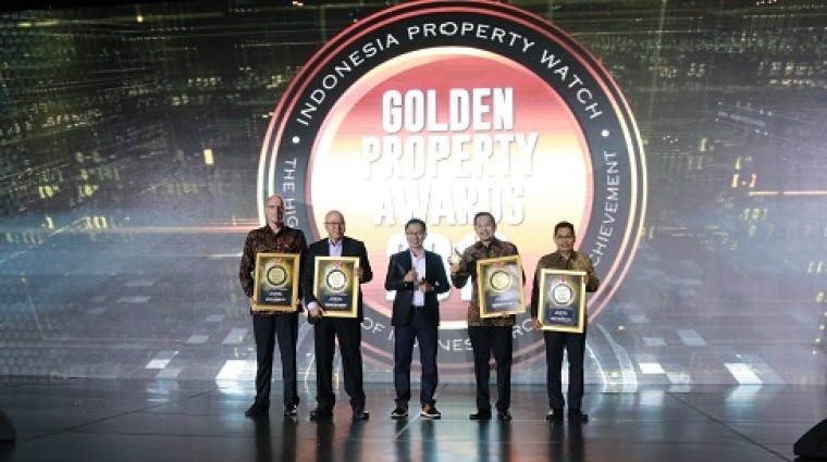 https://images-residence.summarecon.com/images/gallery/article/13491/thumb/1 sbd golden awards 2019.jpg